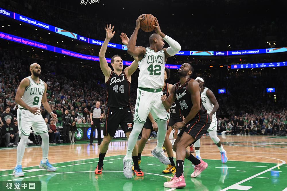 年轻球员与 年轻球员与